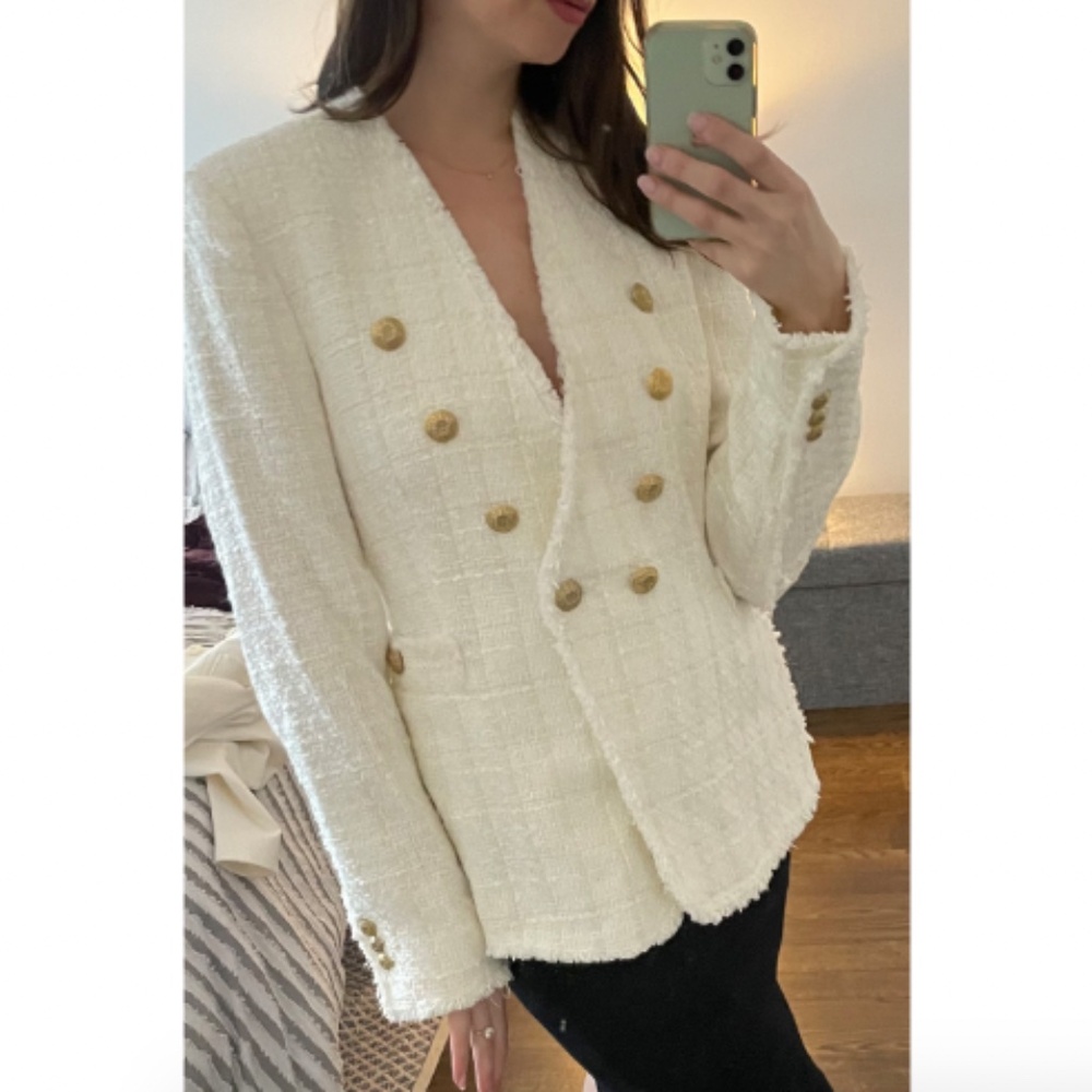 Cream Tweed Blazer w. Gold Buttons